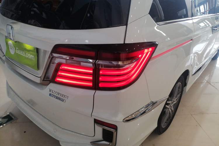 Used Honda Elysion 2019 2.0L Hybrid Luxury Edition
