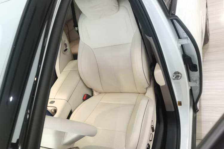 Used Li Auto Li Auto i6 2025 Model Four-Wheel-Drive Standard Type