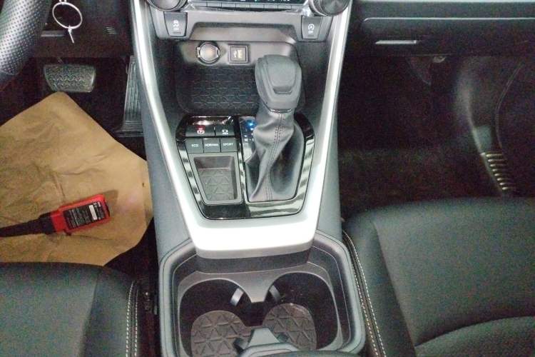 Used Toyota RAV4 2024 2.0L CVT Two-Wheel Drive Urban Edition
