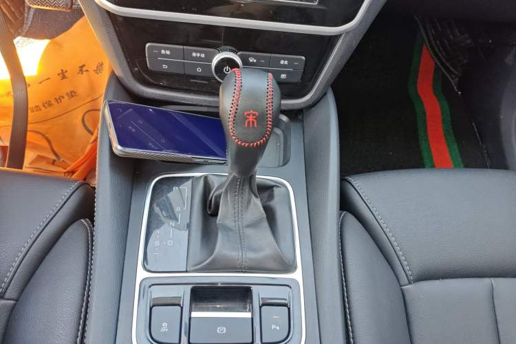 Used BYD Song MAX 2018 1.5T Automatic Smart Connect Elite Model with 6 Seats Gear Lever