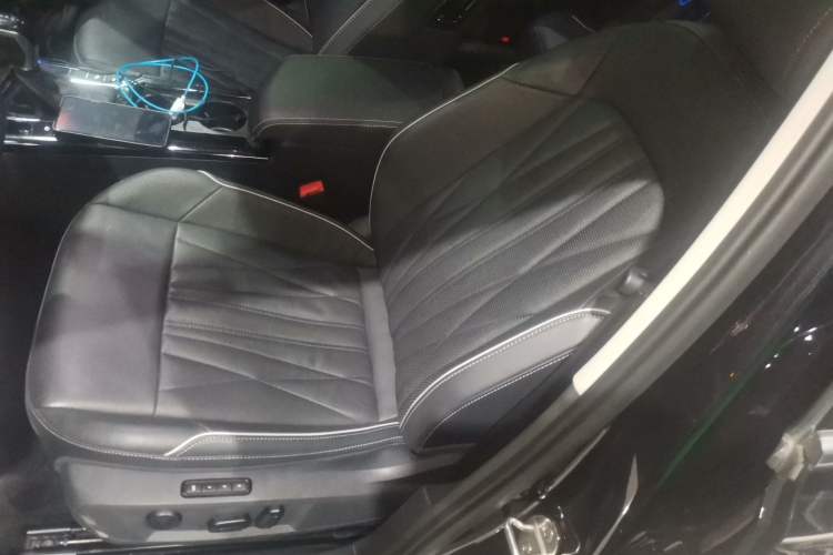 Used Volkswagen Passat 2022 330TSI Starry Luxury Edition – Exclusive Special Edition