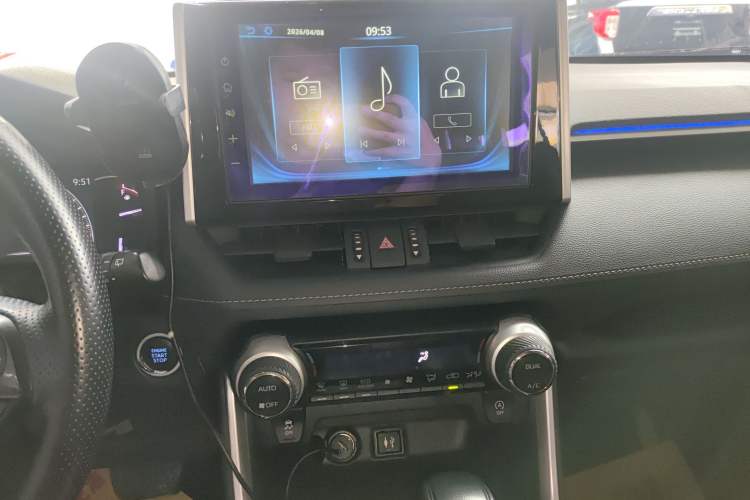 Used Toyota RAV4 2020 2.0L CVT Two-Wheel Drive Fashion Edition Audio And AC Panel