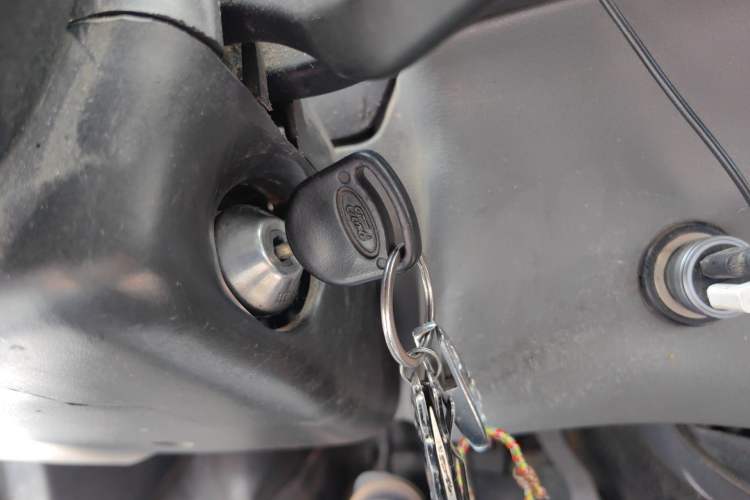 Used Ford Classic Transit 2013 2.8T Diesel Standard Version Short Wheelbase Mid-Roof JX493ZLQ4