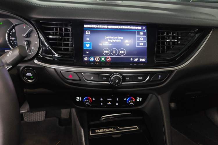 Used Buick Regal 2020 552T Luxury Version Audio And AC Panel