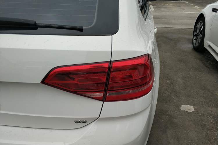 Used Volkswagen Santana 2017 Haval H6 1.6L Automatic Fashion Edition Exterior 3