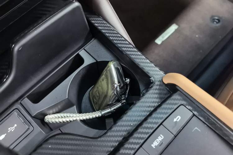 Used Lexus ES 2020 200 Luxury Edition Interior 1