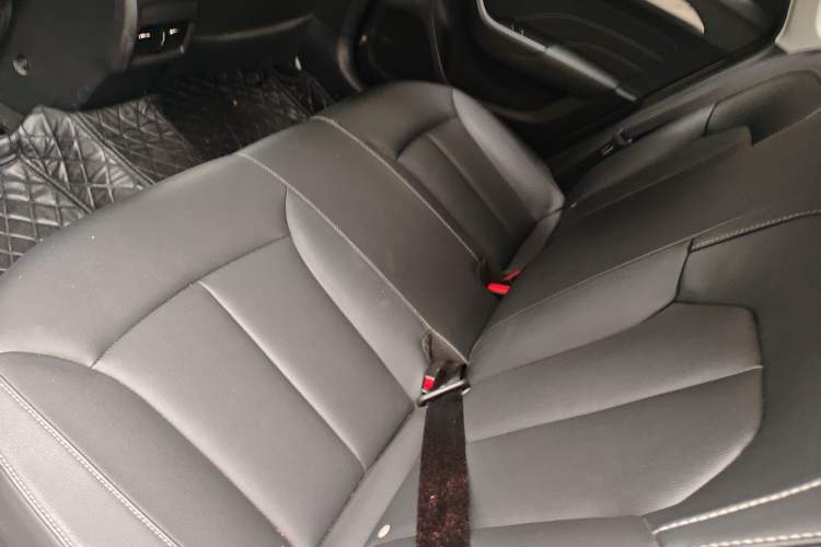 Used Roewe i6 New Energy 2017 45T Hybrid Connect & Smart Enjoyment Edition Left Rear Seat