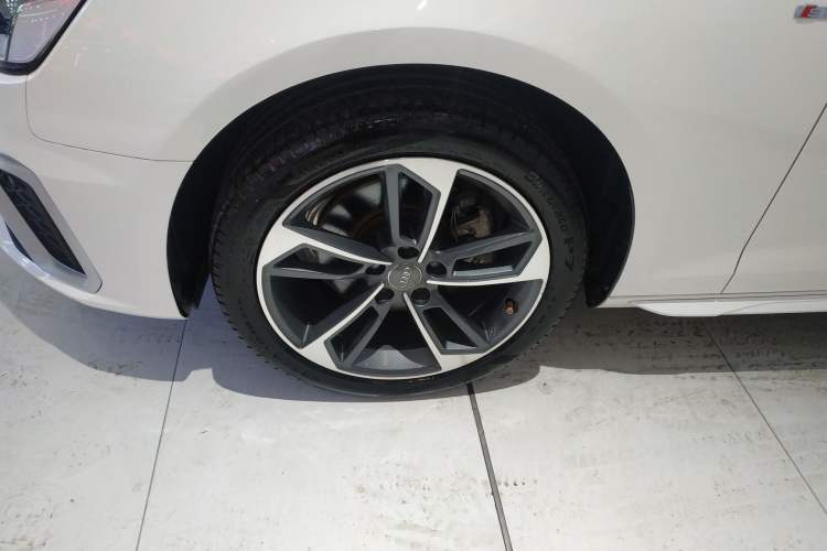 Used Audi A4L 2020 40 TFSI Fashion Dynamic Model Left Front Wheel Hub