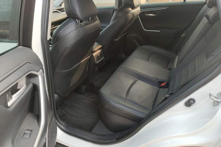 Used Toyota Wildlander 2023 Dual-Motor 2.5L E-CVT Four-Wheel Drive Prestige Edition
