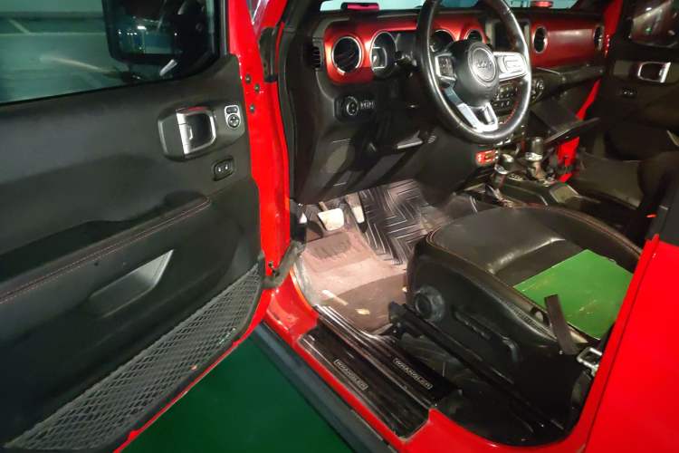 Used Jeep Wrangler 2019 2.0T Rubicon Two-Door Version China VI Emission Standard