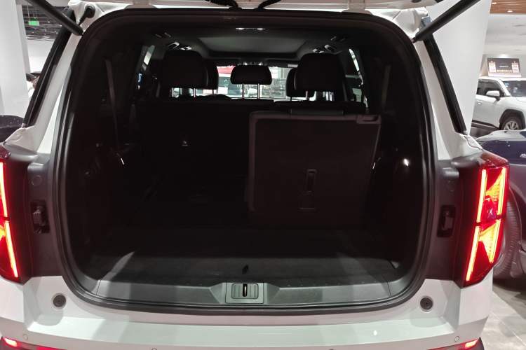 Used GAC Trumpchi GS8 2022 Linghang Series 2.0 TGDI Two-Wheel-Drive Luxury Smart Connectivity Version (7 Seats)