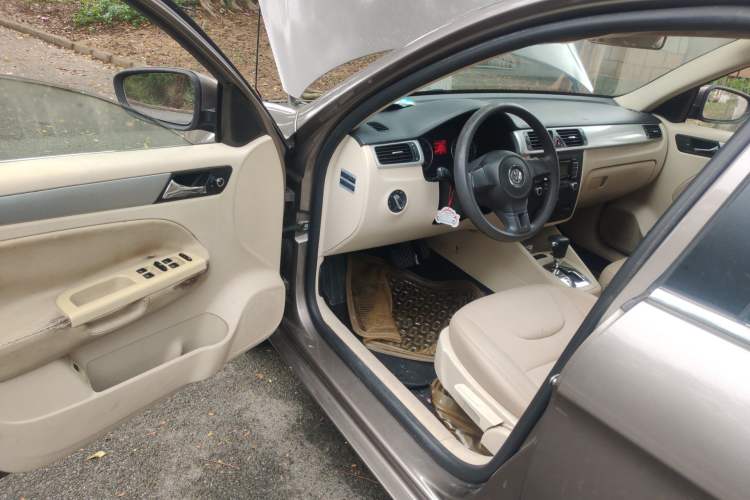 Used Volkswagen Bora 2012 1.6L Automatic Fashion Edition
