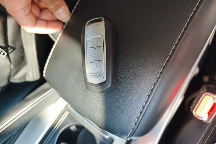 Used Geely Auto Emgrand X7 Sport 2018 1.8TD Automatic Two-Wheel Drive Smart Connect 4G Internet Edition