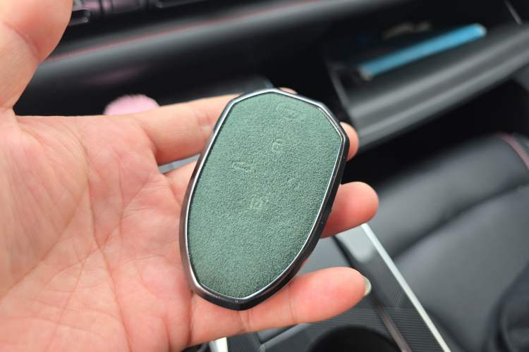 Used GAC Trumpchi EMKOO 2022 1.5T Supernova Max Edition Vehicle Key