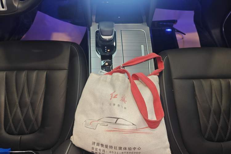 Used Hongqi HS7 PHEV 2024 2.0T PHEV Four-Wheel Drive Flagship Edition 6 Seats
