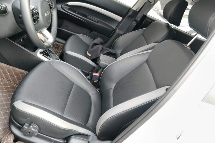 Used Kia kx1 Stonic 2021 1.4L CVT Fun Edition Left Front Seat