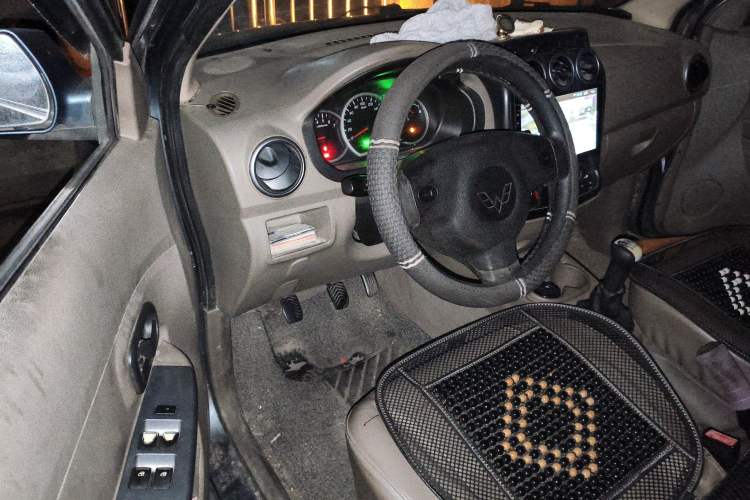 Used Wuling Hongguang 2010 1.2L Standard Version China IV Driver Seat