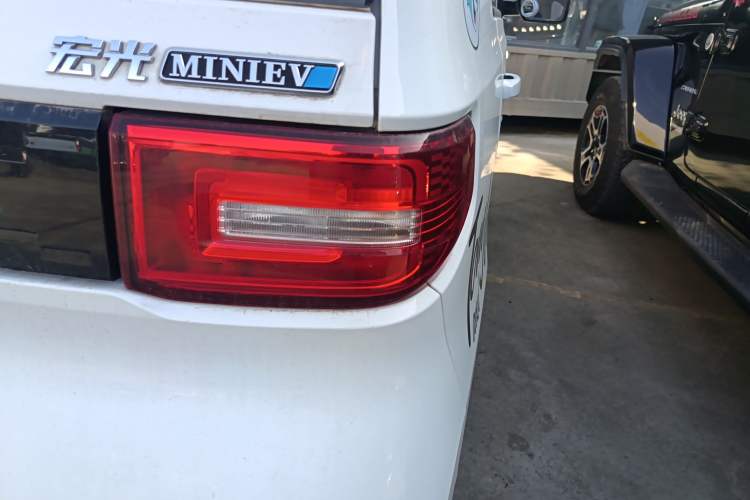Used Wuling Hongguang MINIEV 2022 Zizai Version Lithium Iron Phosphate Right Rear Taillight
