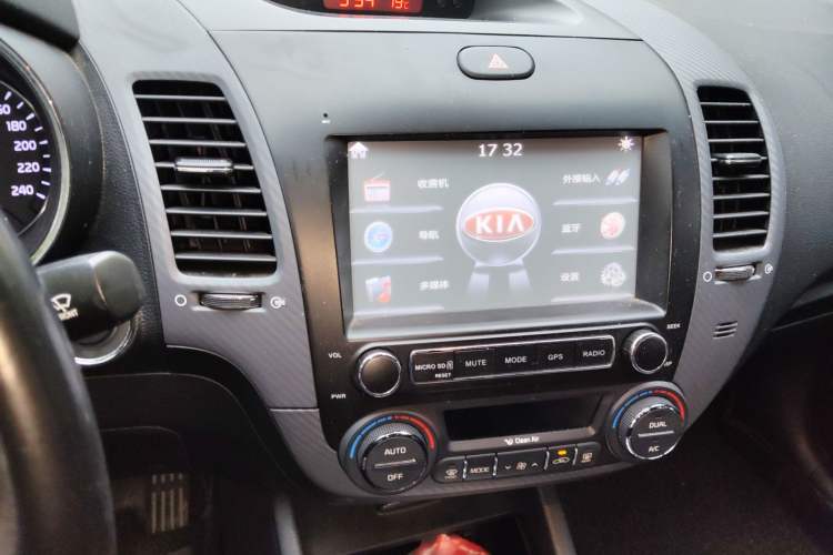 Used Kia K3 2015 1.6L Automatic DLX Audio And AC Panel