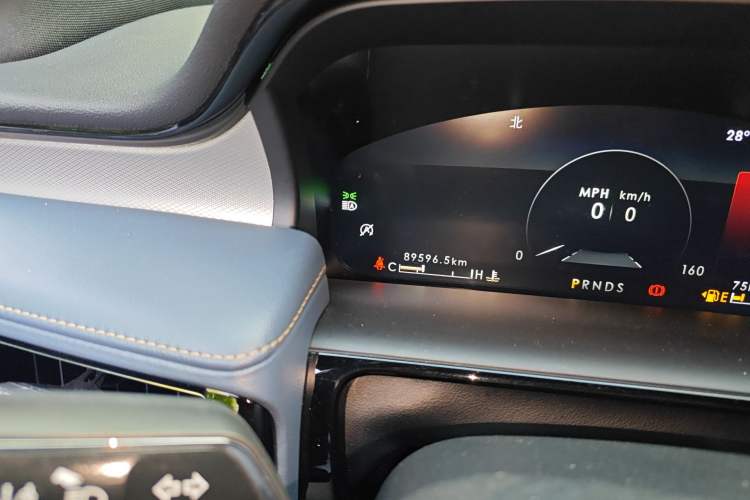 Used Lincoln Nautilus 2021 2.0T Four-Wheel Drive Luxury Edition Odometer Close Up