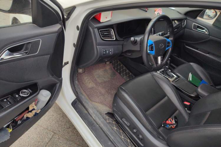 Used Hyundai Mistra 2014 1.8L Automatic Deluxe DLX Model Driver Seat