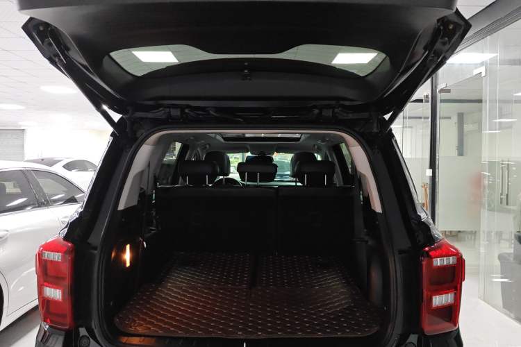 Used GAC Trumpchi GS8 2017 320T Two-Wheel Drive Luxury Smart Connectivity Version (7 Seats)
