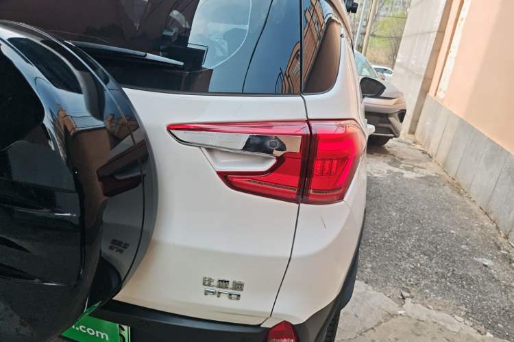 Used BYD Yuan Pro 2021 401 km Luxury Version Right Rear Taillight