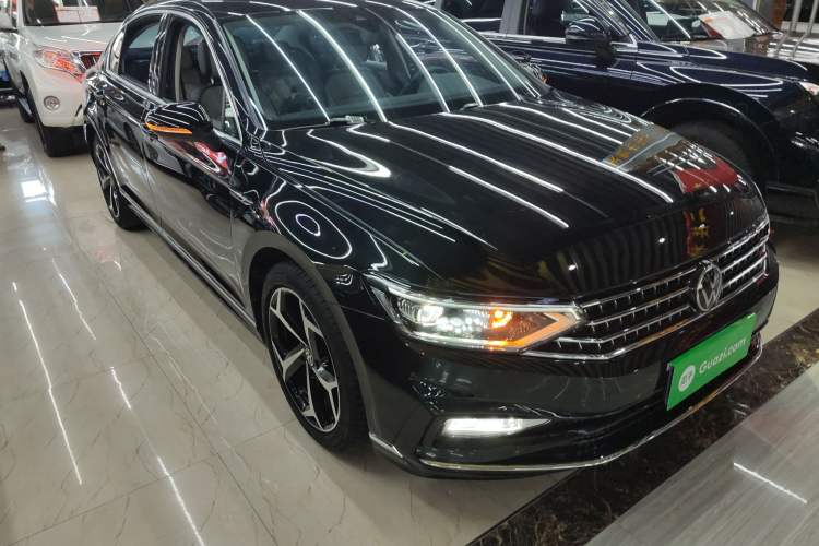 Used Volkswagen Magotan 2023 2 Million Units Commemorative Edition 330TSI DSG Luxury Version
