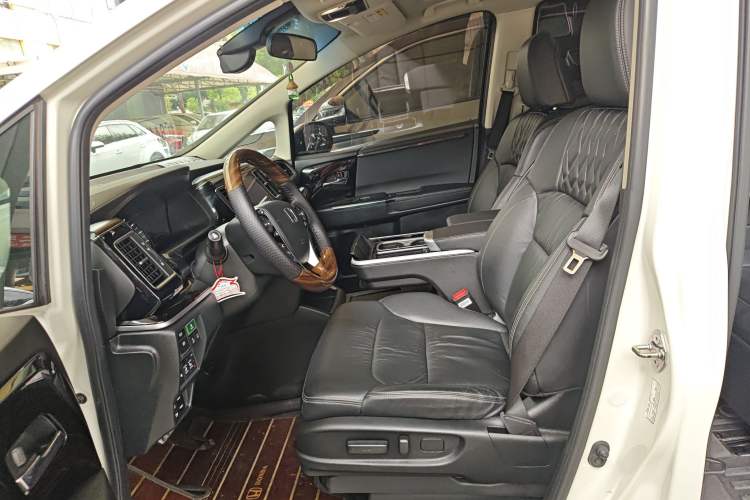 Used Honda Elysion 2019 2.0L Hybrid Luxury Edition Left Front Seat