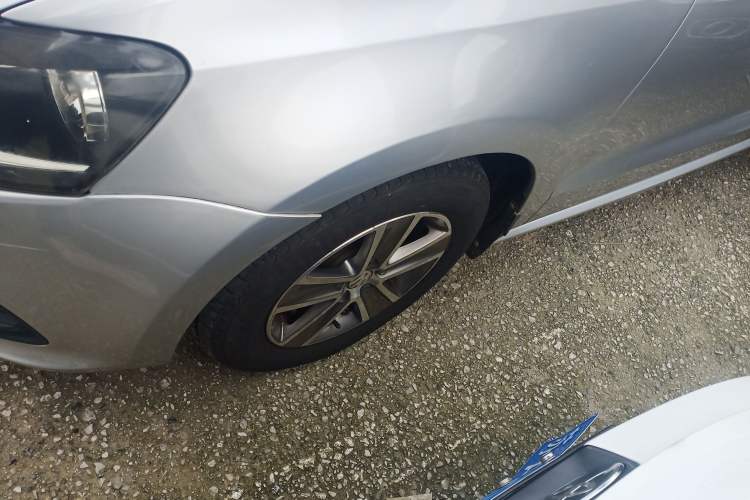 Used Volkswagen Polo 2016 1.4L Automatic Trendy Model Left Front Wheel Hub