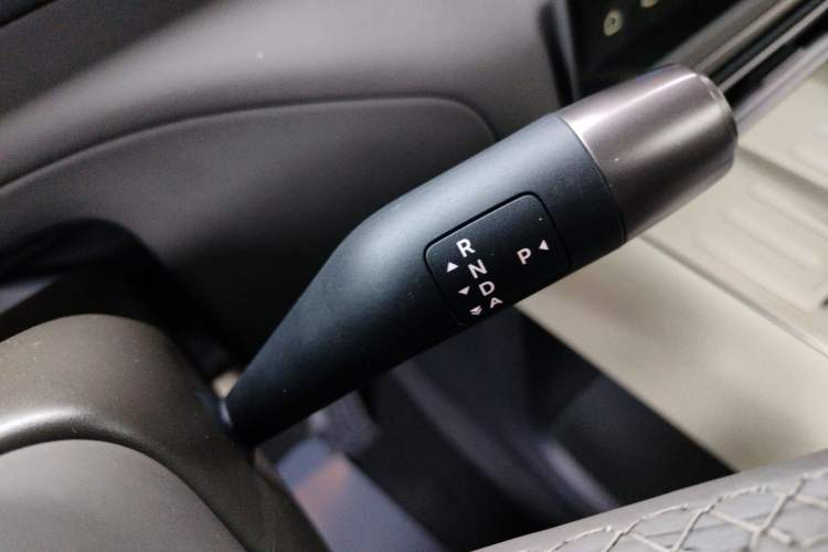 Used Li Auto MEGA 2024 Ultra Model Gear Lever