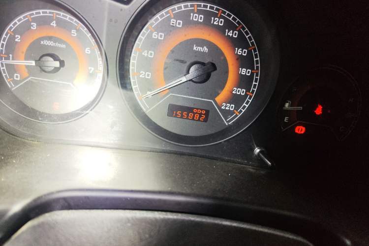 Used Soueast V3 Lingyue 2014 1.5L Manual Smart Edition Odometer Close Up