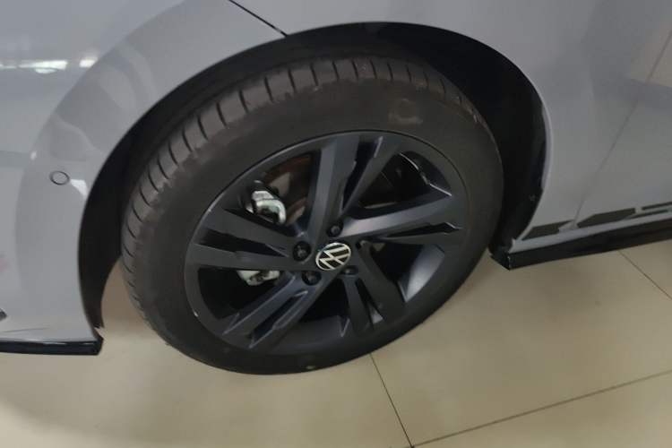 Used Volkswagen Golf 2023 Facelift 280TSI DSG R-Line Lite