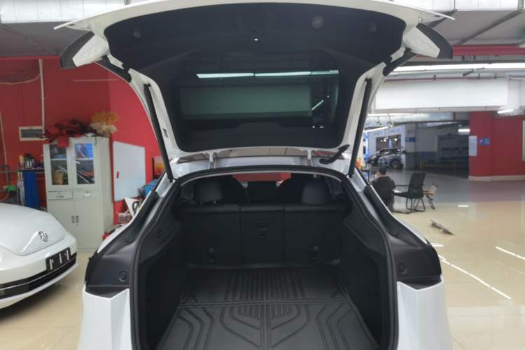 Used Tesla Model Y 2025 Rear-Wheel Drive First Edition