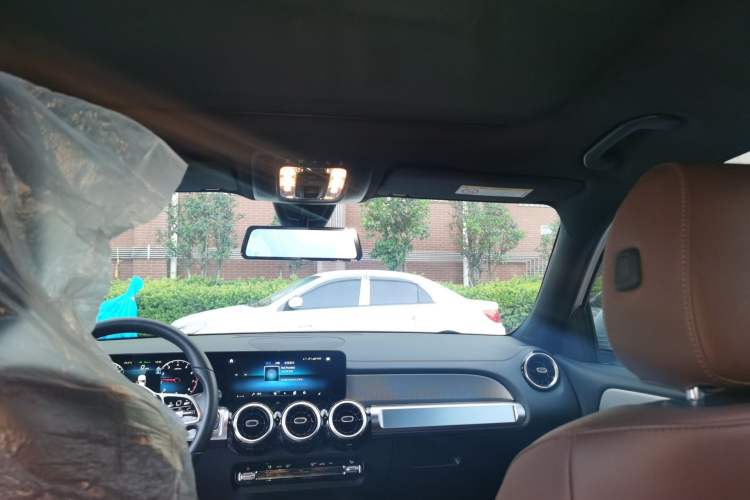 Used Mercedes-Benz GLB 2023 Refreshed GLB 200 Dynamic Edition Headliner