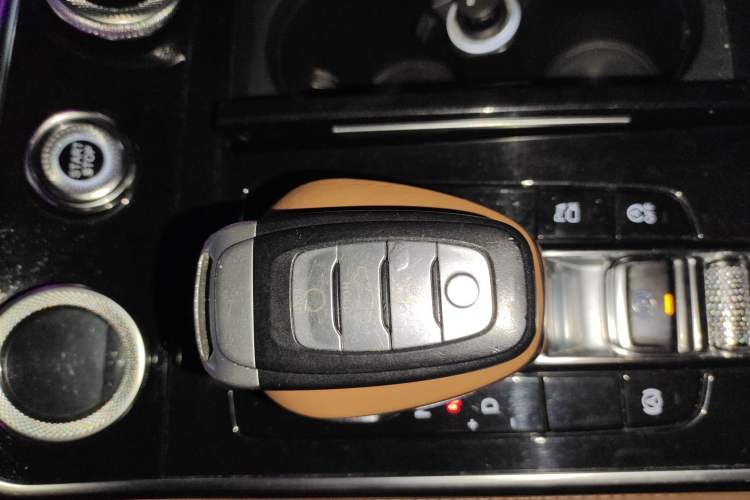 Used Hongqi H9 2020 2.0T Smart Connect Flagship Edition
