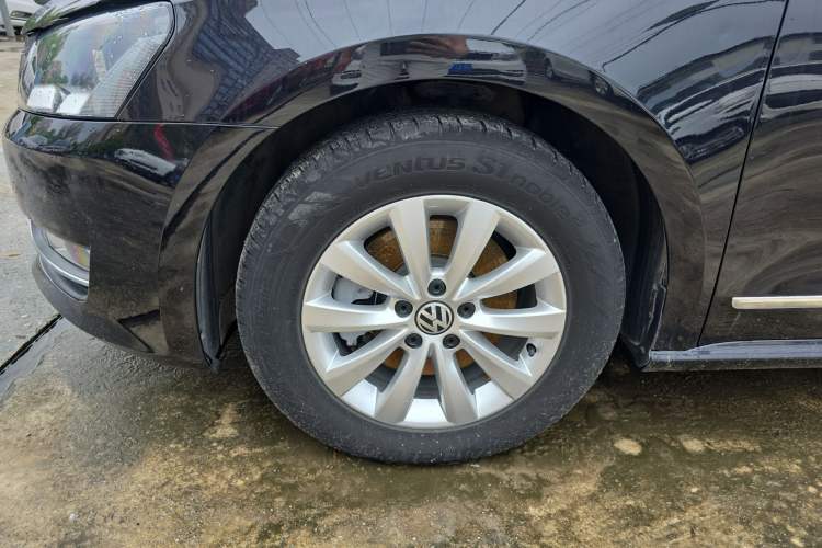 Used Volkswagen Passat 2014 1.8TSI DSG Prestige Edition Left Front Wheel Hub