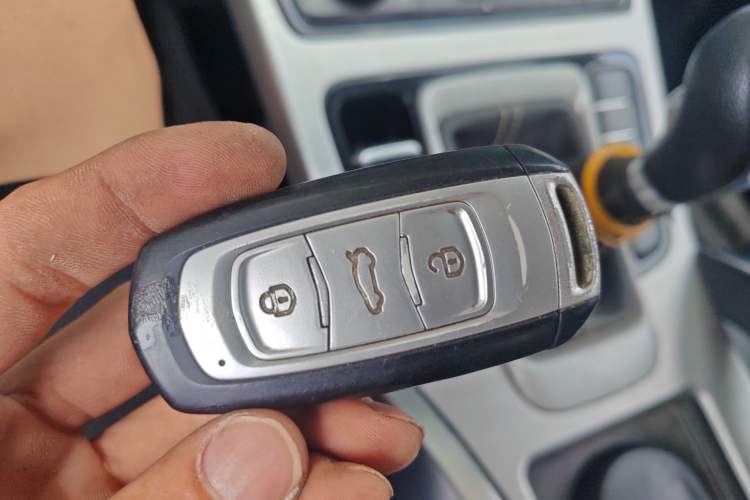 Used Geely Auto Emgrand X7 Sport 2016 2.0L Manual ZhiShang Version
