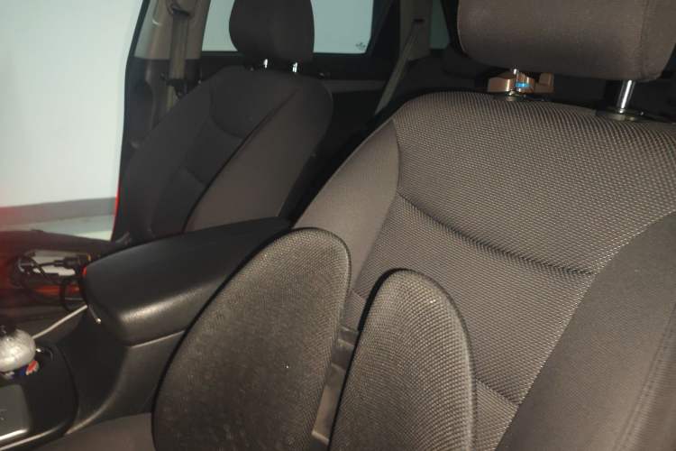 Used Kia Sorento 2009 2.4L Comfort Edition Left Front Seat