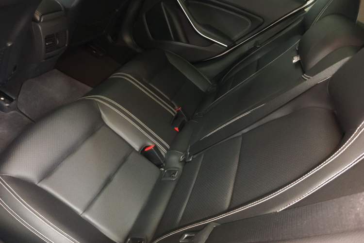 Used Mercedes-Benz GLA 2015 GLA 220 4MATIC Fashion Model