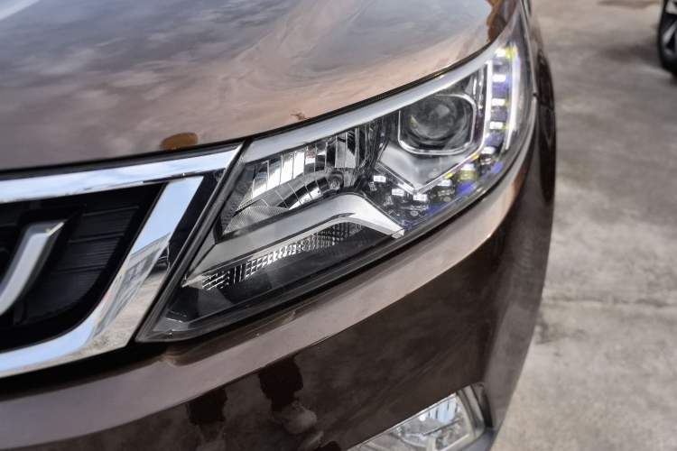 Used Geely Auto Vision X6 2016 1.8L Manual Luxury Model
