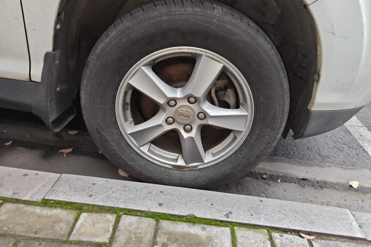 Used BYD S6 2014 2.0L Manual Luxury 5-Seater
