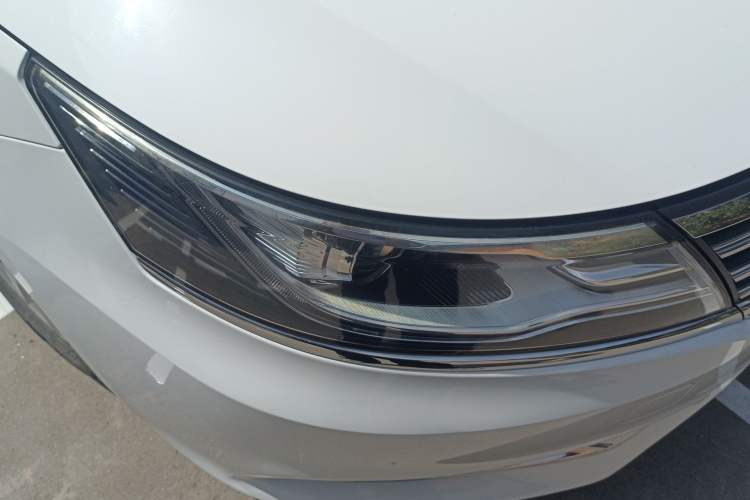 Used Roewe i6 2017 20T Automatic Internet Smart Edition Right Front Headlight