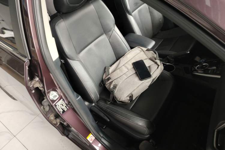 Used Toyota Levin 2016 Dual-Engine 1.8H V E-CVT Luxury Edition Right Front Seat