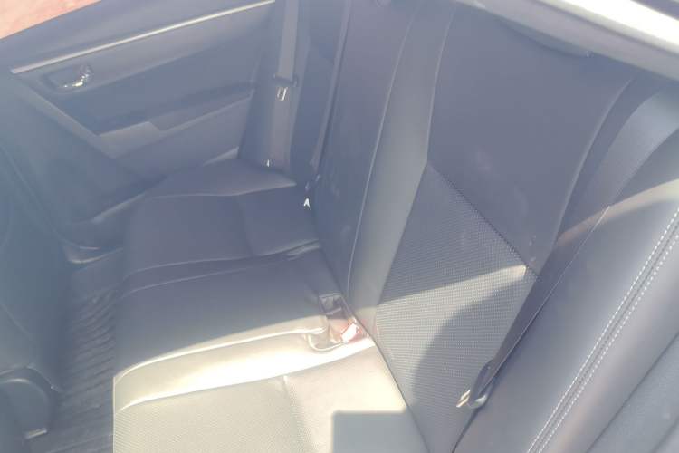 Used Toyota Levin 2017 Revised Dual-Engine 1.8H GS E-CVT Elite Sunroof Version China V Standard