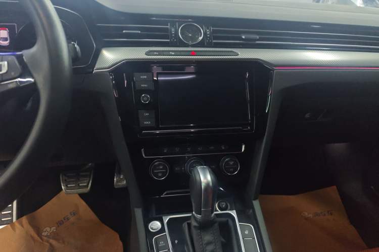 Used Volkswagen FAW-Volkswagen CC 2019 330TSI Glamour Edition China V Standard Audio And AC Panel