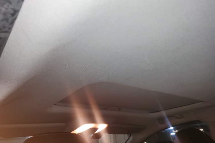 Used GAC Trumpchi GS4 2015 200T G-DCT Luxury Edition Headliner