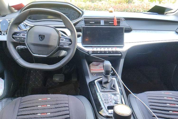 Used Peugeot 408 2022 1.6T Light-Chasing Edition Center Console