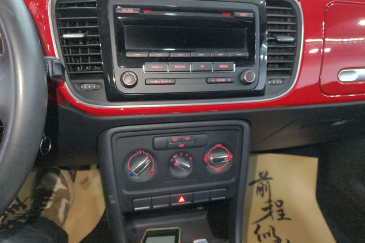 Used Volkswagen Beetle 2015 180TSI model
