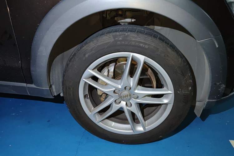 Used Audi Q5 2018 Collector's Edition 40 TFSI Technology Model Exterior 7